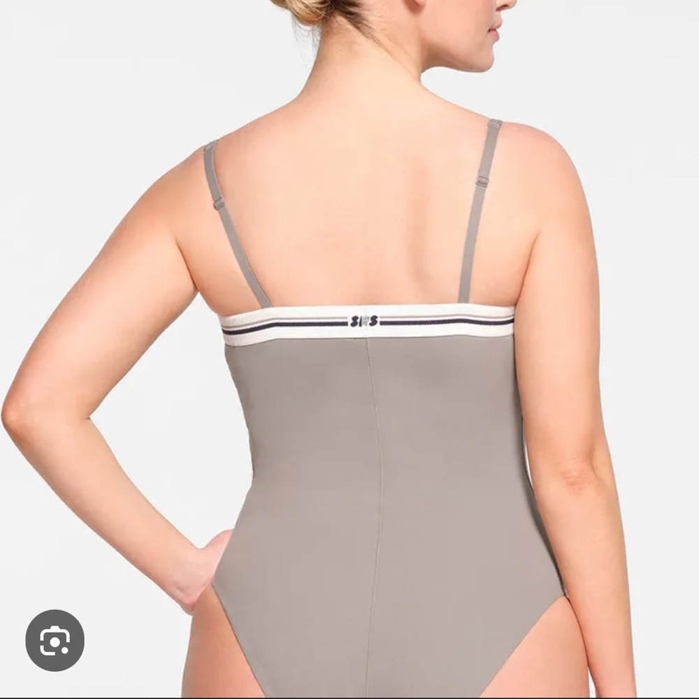 NWT SKIMS 2X Fits Everybody Logo Bodysuit - Picture 4 of 6